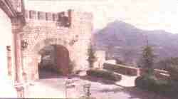 Entrada a Segura.jpg (3285 bytes)
